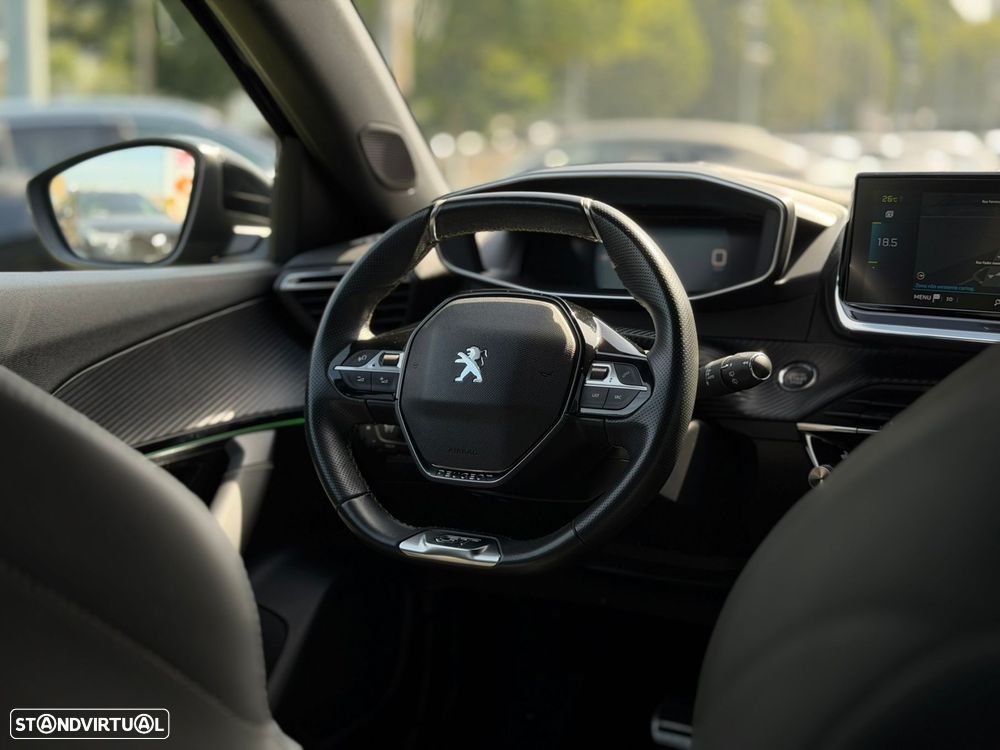 Peugeot e-2008 50 kWh GT - 23