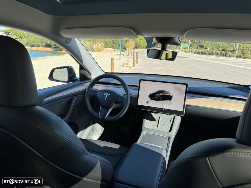 Tesla Model Y Long-Range RWD - 13