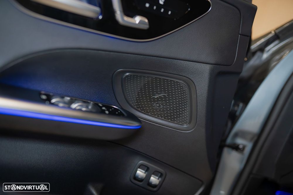 Mercedes-Benz C 300 e AMG Line - 23