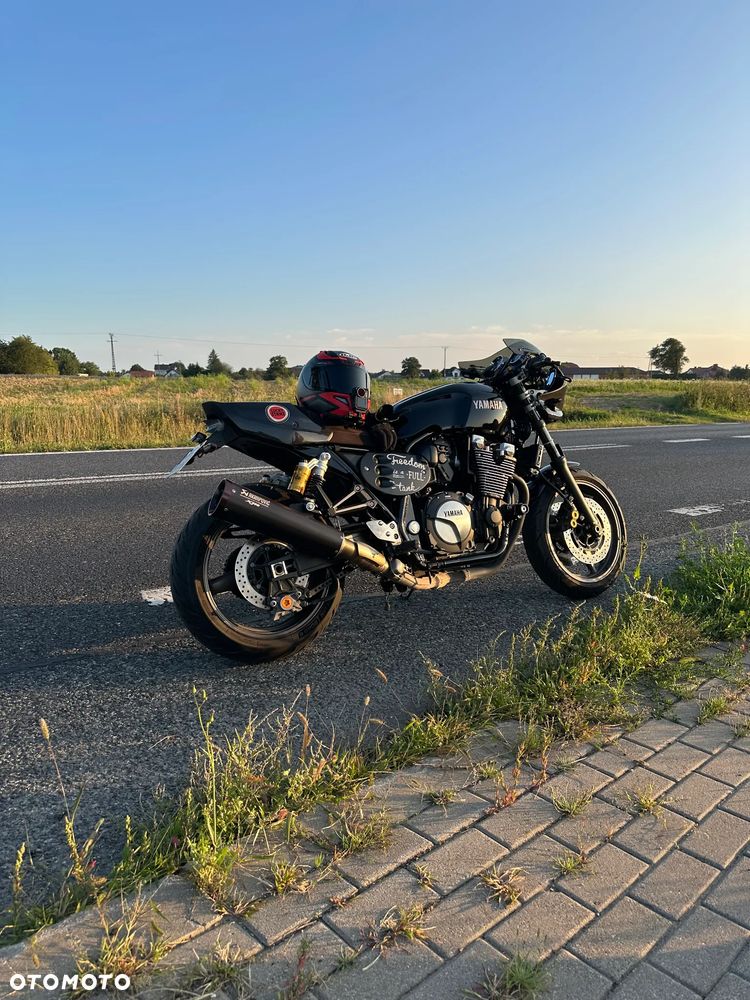 Yamaha XJR - 1