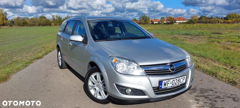 Opel Astra 1.6 Caravan Cosmo - 11