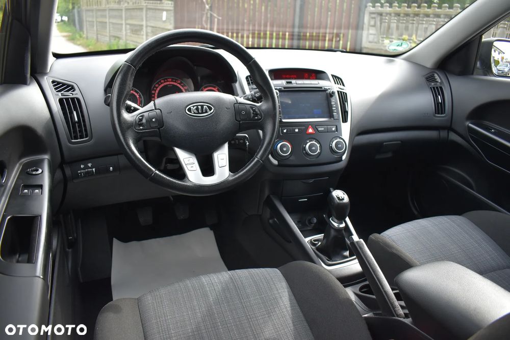 Kia Ceed - 19