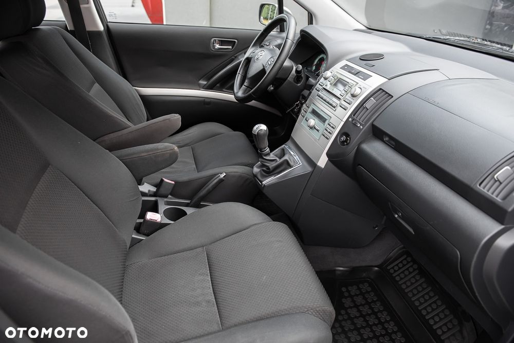 Toyota Corolla Verso 2.0 D-4D - 26