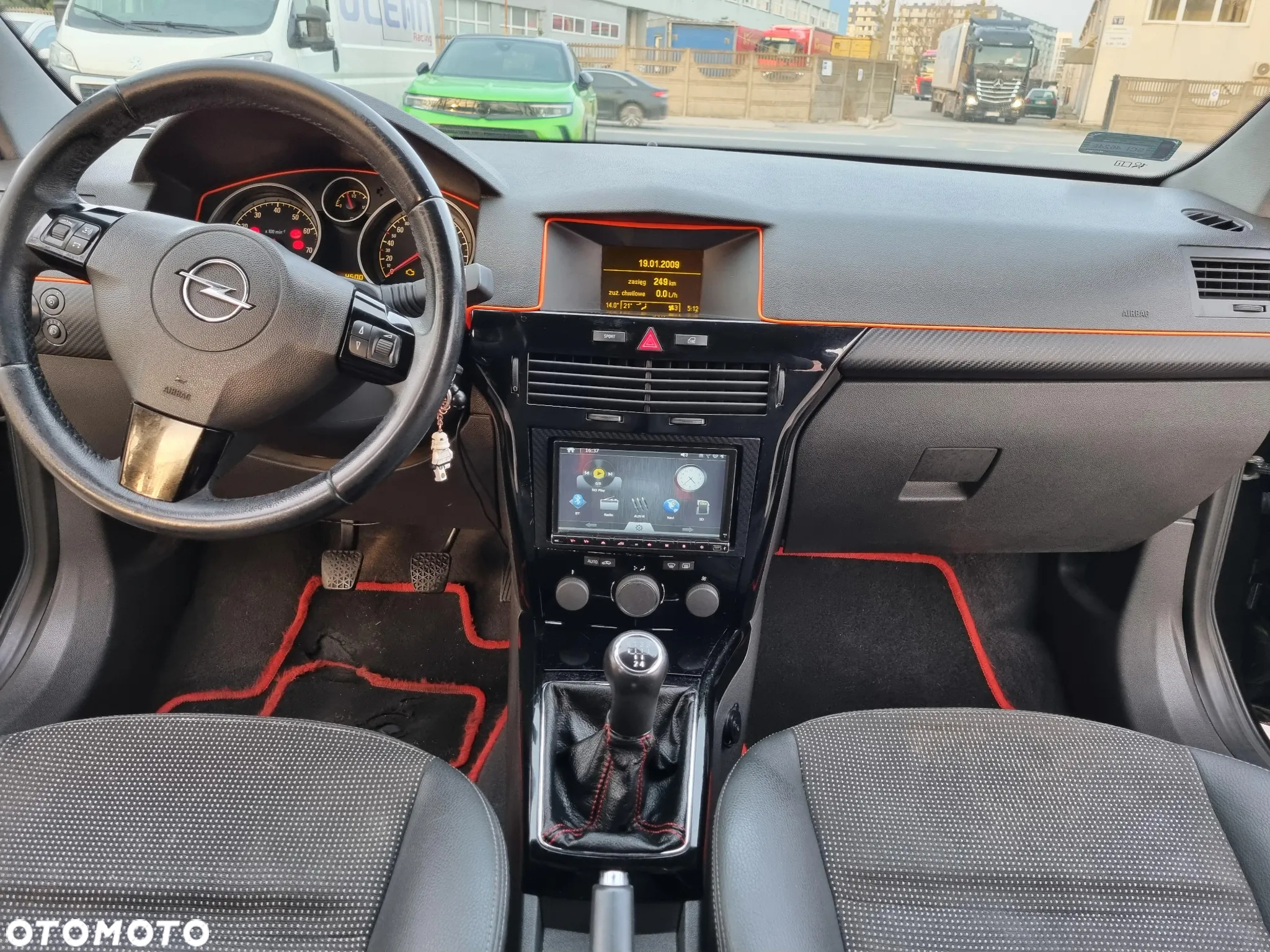Opel Astra GTC 1.6 Sport - 6