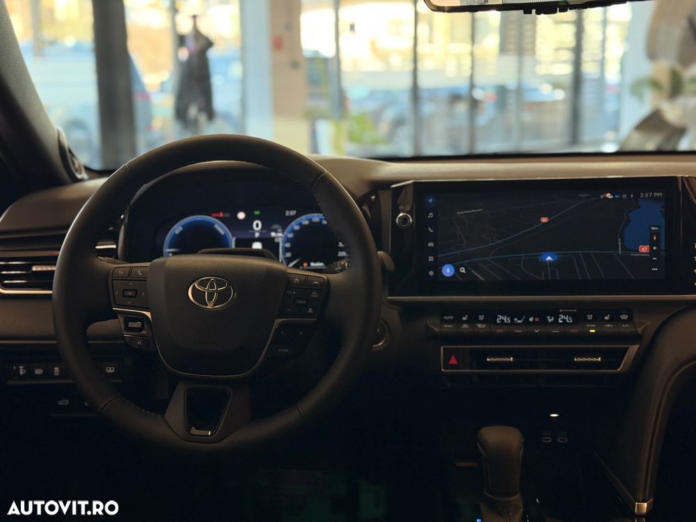 Toyota Camry 2.5 HEV Luxury - 23
