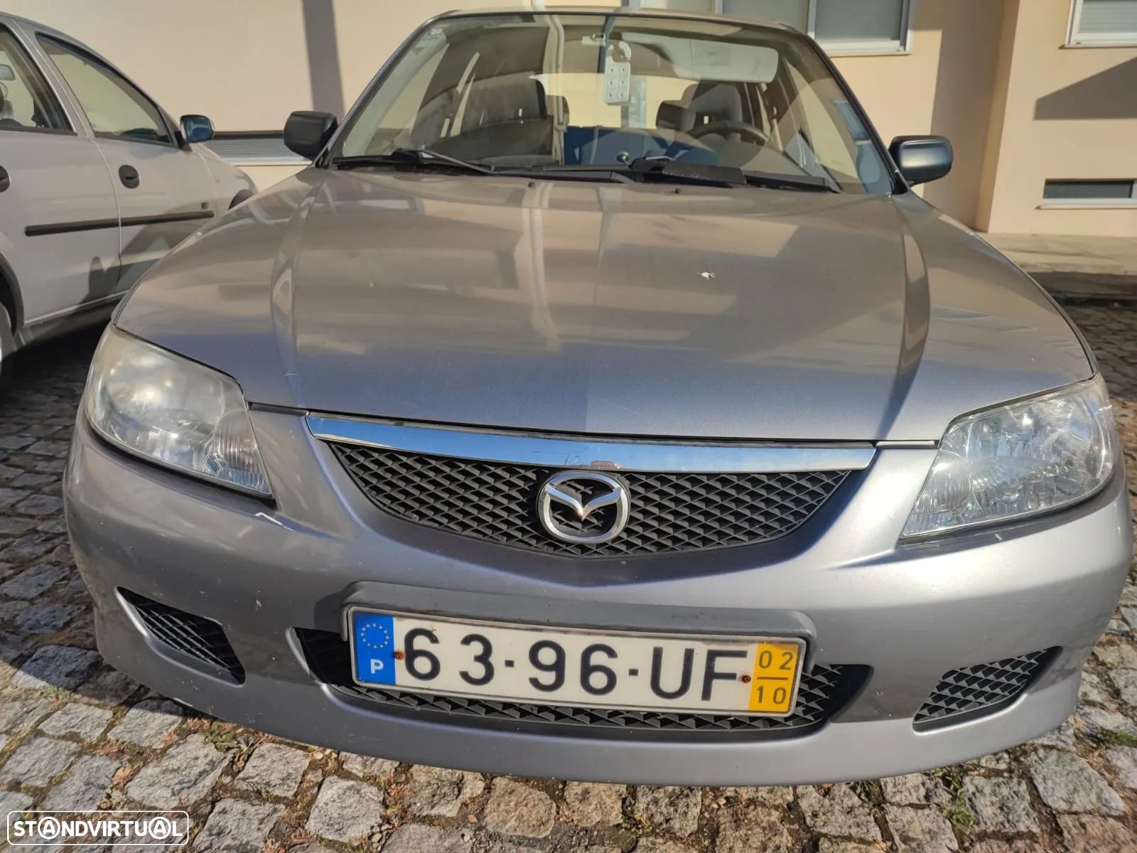 Mazda 323 - 1