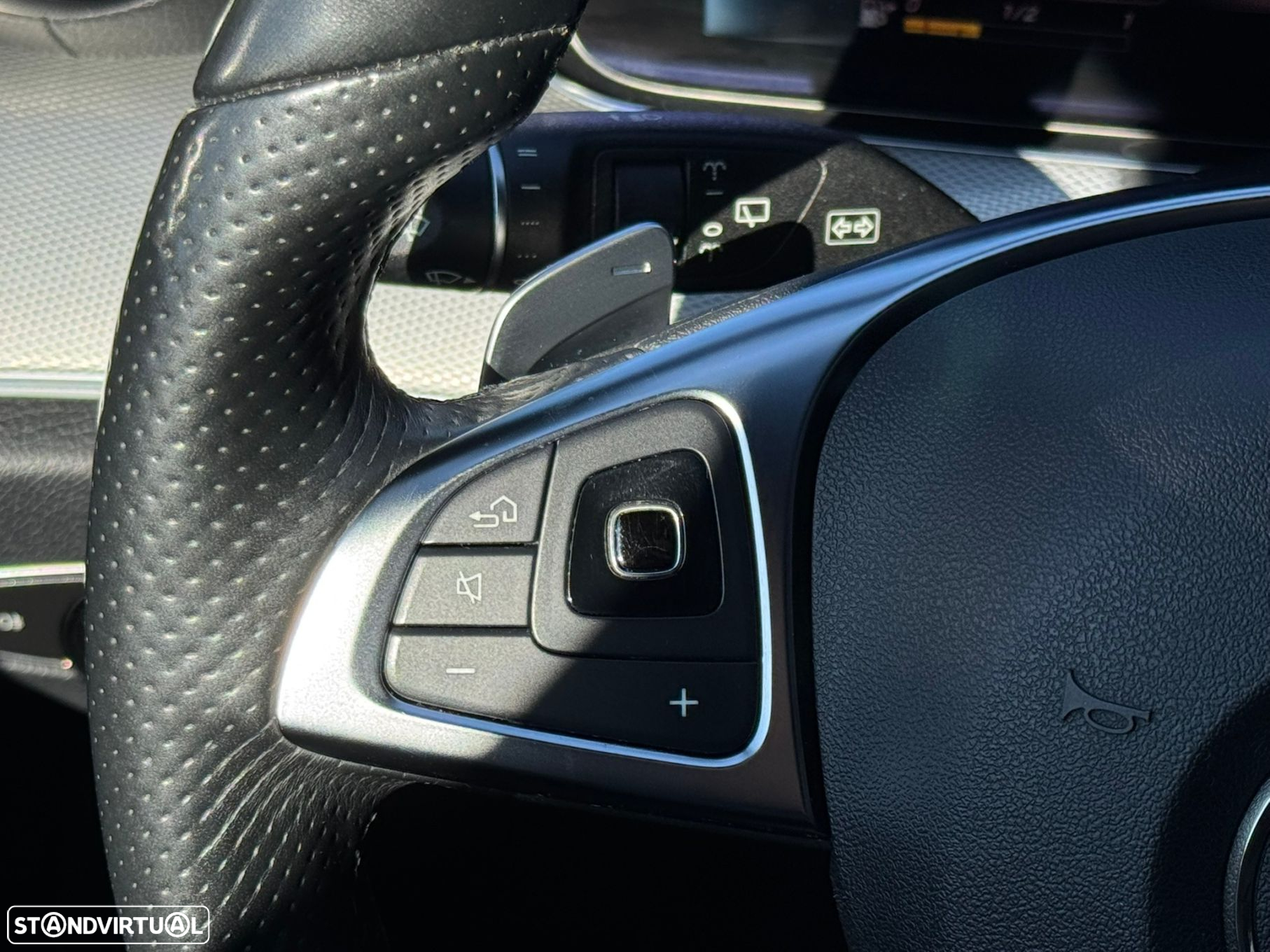 Mercedes-Benz E 220 d AMG Line - 35