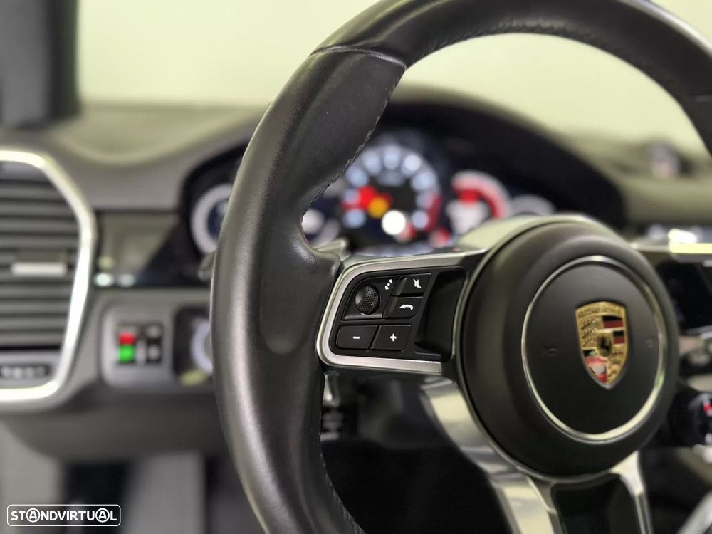 Porsche Cayenne Platinum Edition - 36