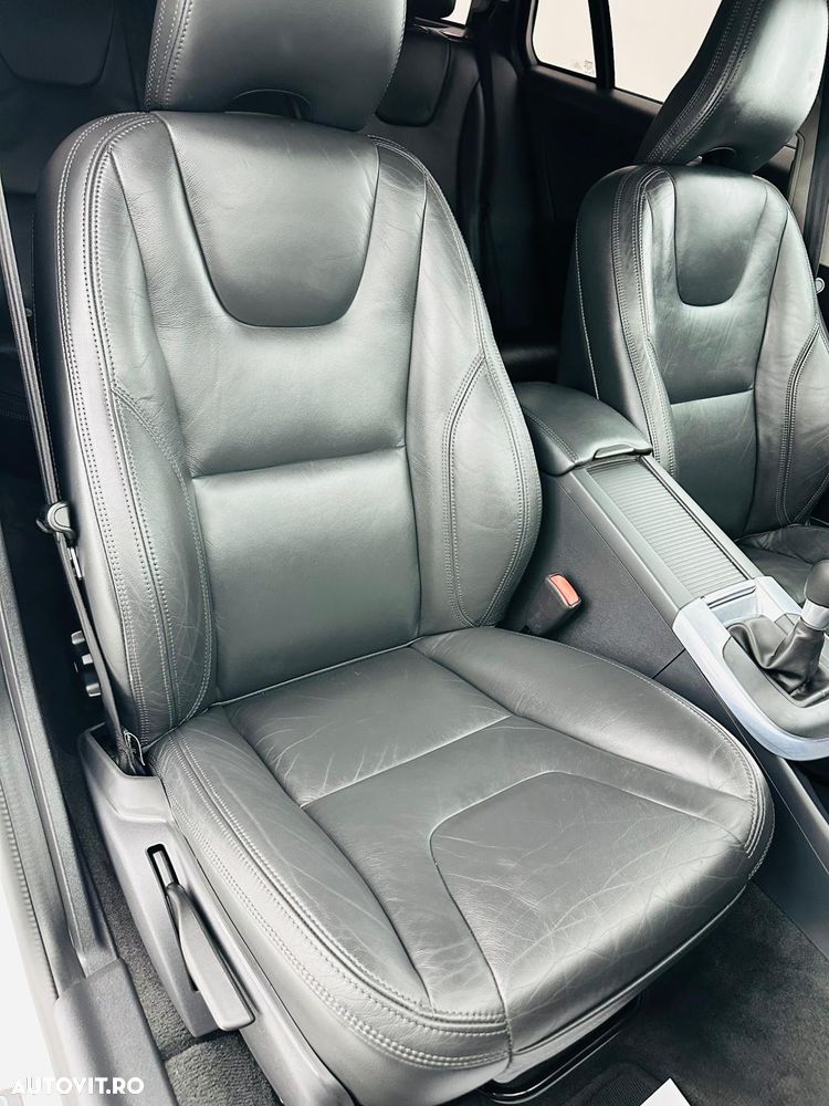 Volvo V60 D2 Momentum - 19