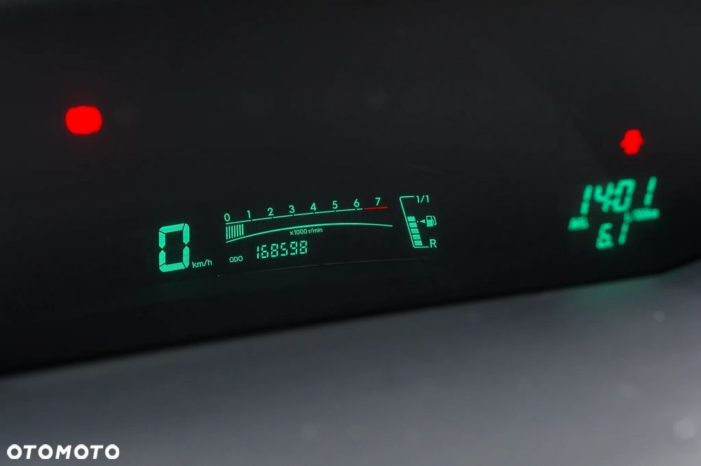 Toyota Yaris 1.3 Terra Gold - 8