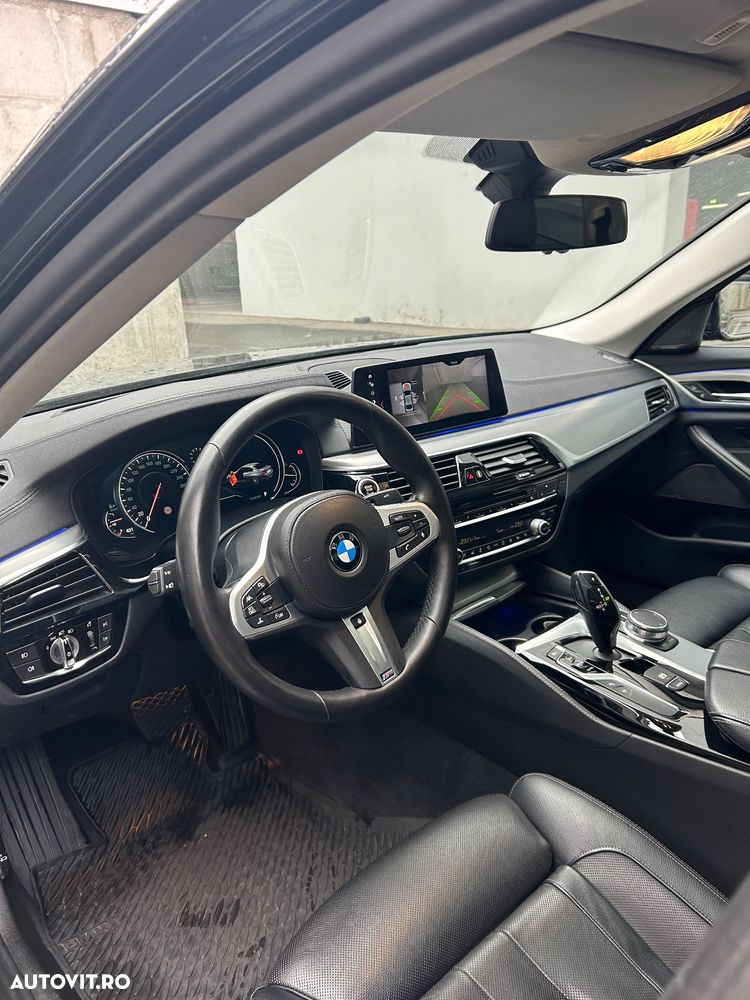BMW Seria 5 520d xDrive AT - 13