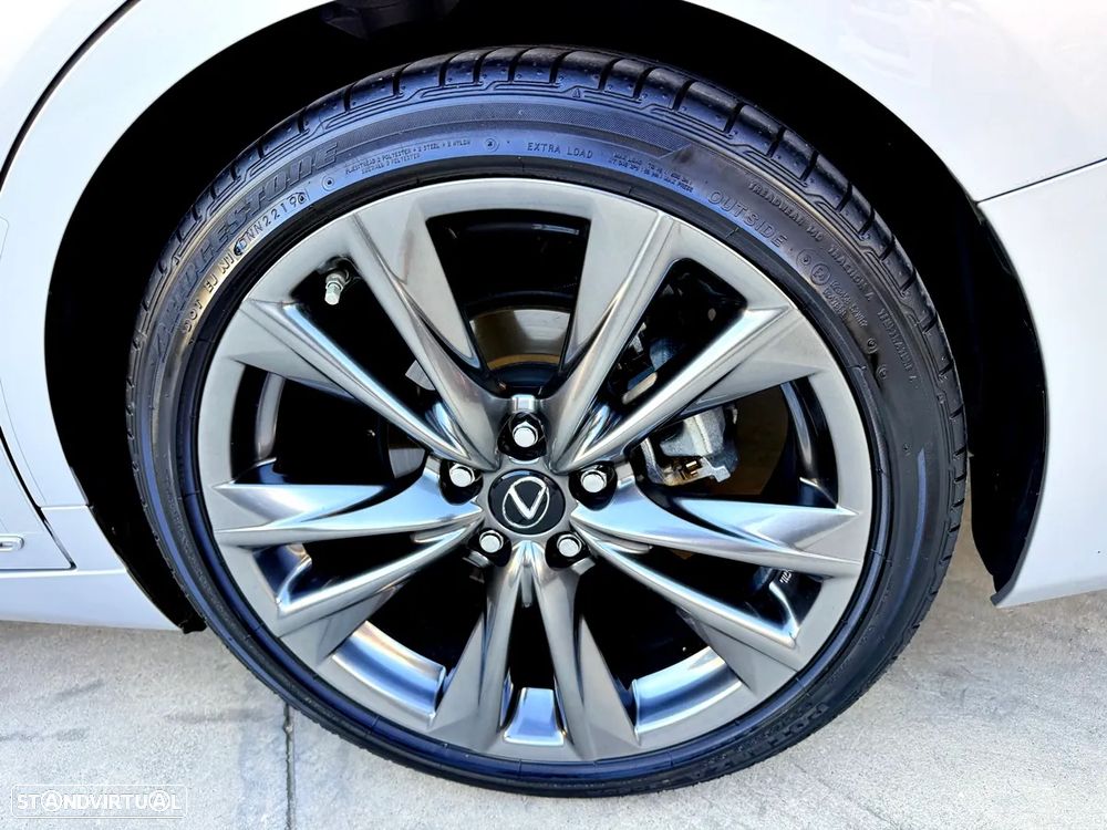 Lexus ES 300h - 51