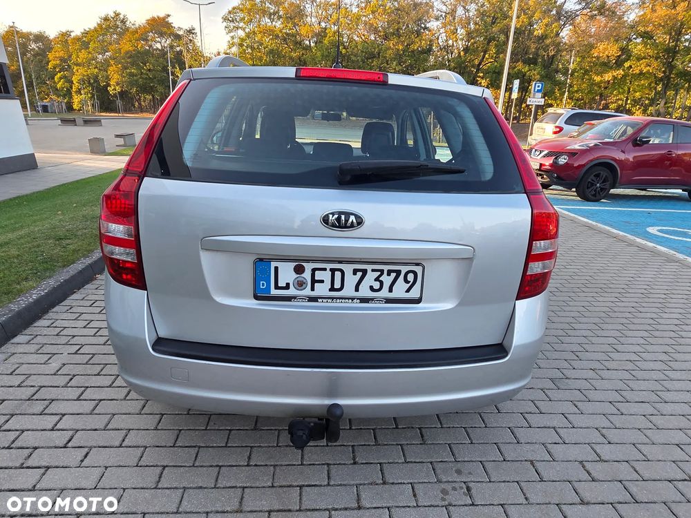 Kia Ceed - 6