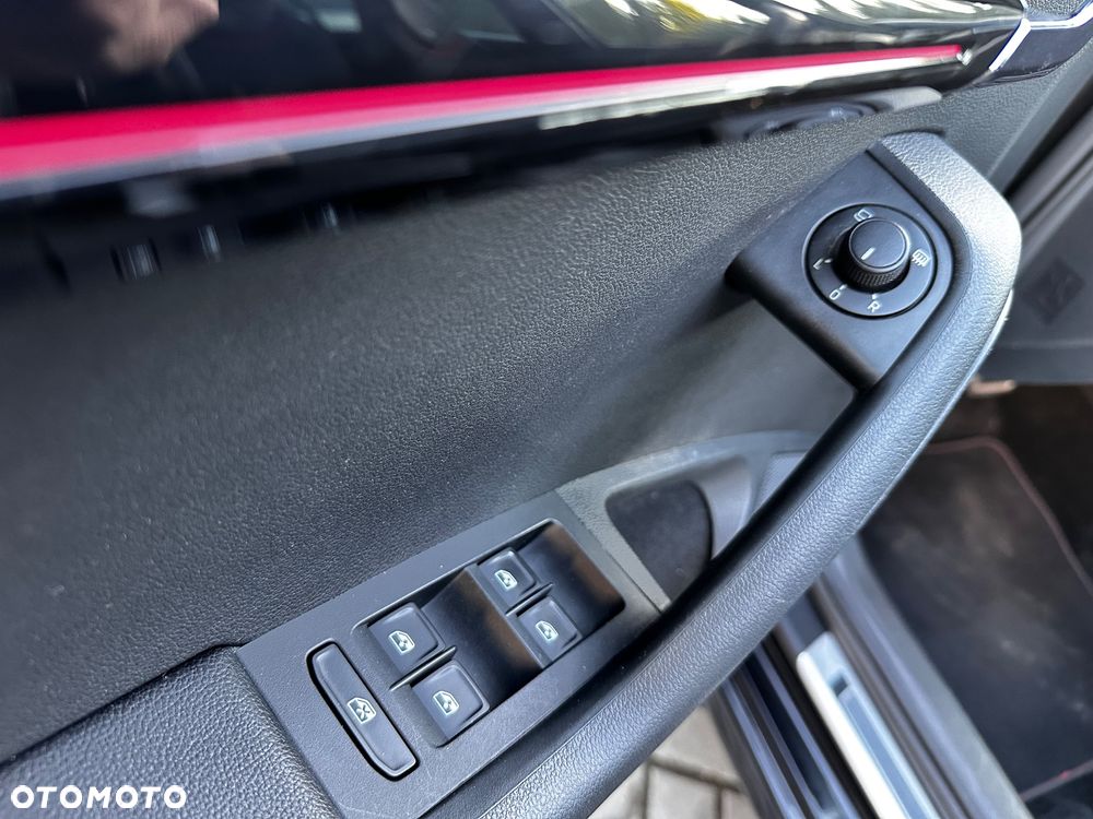 Skoda Octavia 2.0 TSI RS Challenge 245 DSG - 27