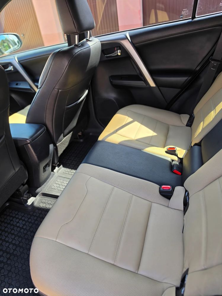 Toyota RAV4 2.0 D-4D Premium 4x2 - 12