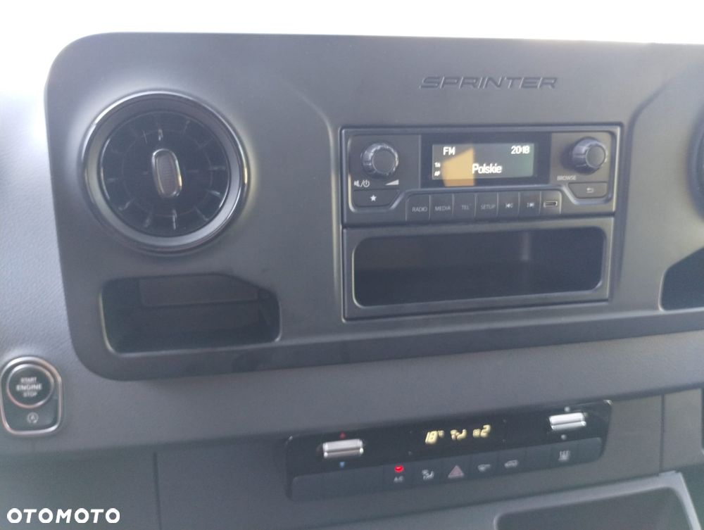 Mercedes-Benz Sprinter - 9