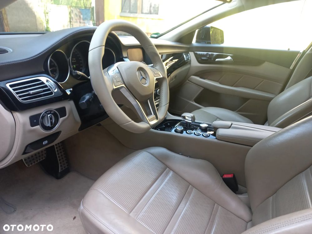 Mercedes-Benz CLS 63 AMG - 21