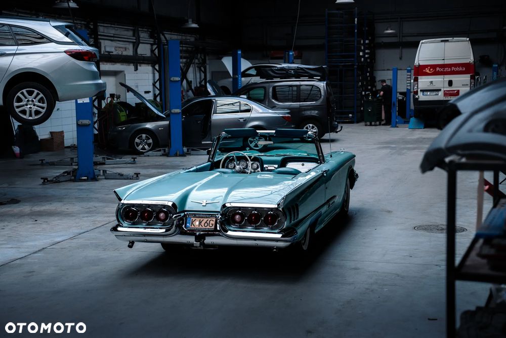Ford Thunderbird - 11