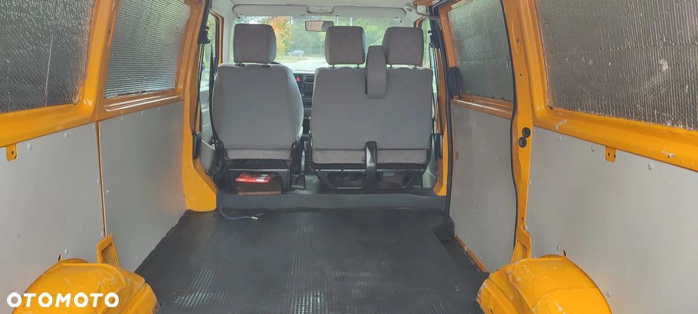 Volkswagen Transporter - 11