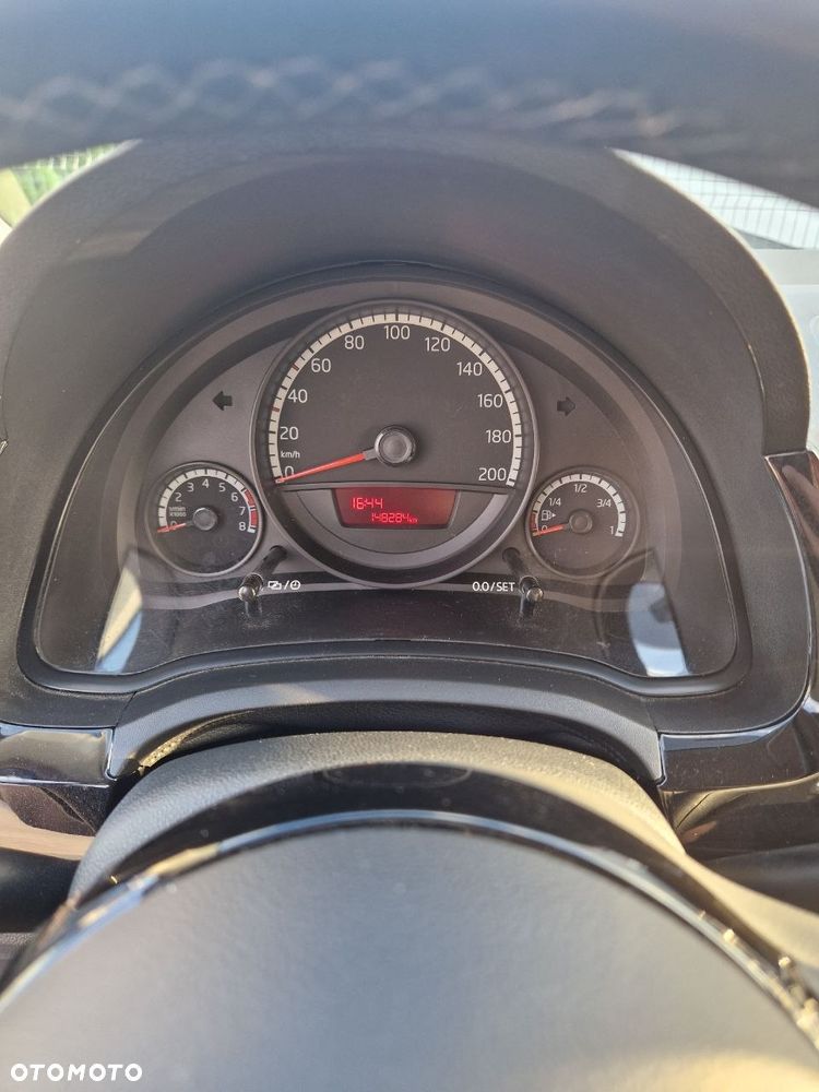 Volkswagen up! - 8