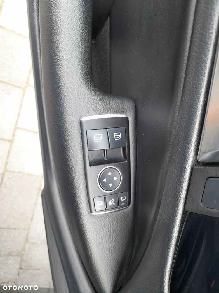 Mercedes-Benz Klasa C 180 BlueEFFICIENCY - 21