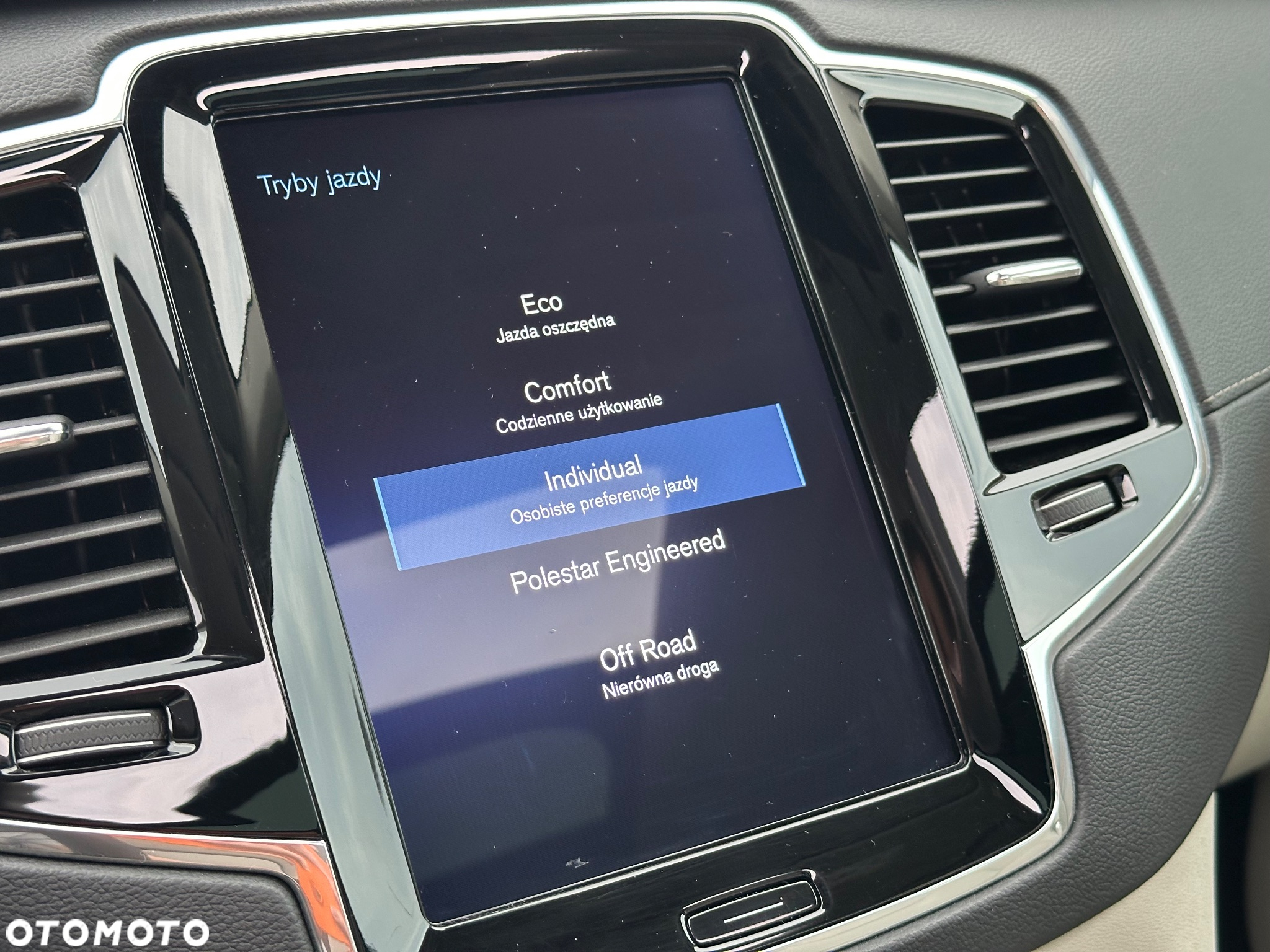 Volvo XC 90 D5 SCR AWD Inscription 7os - 38
