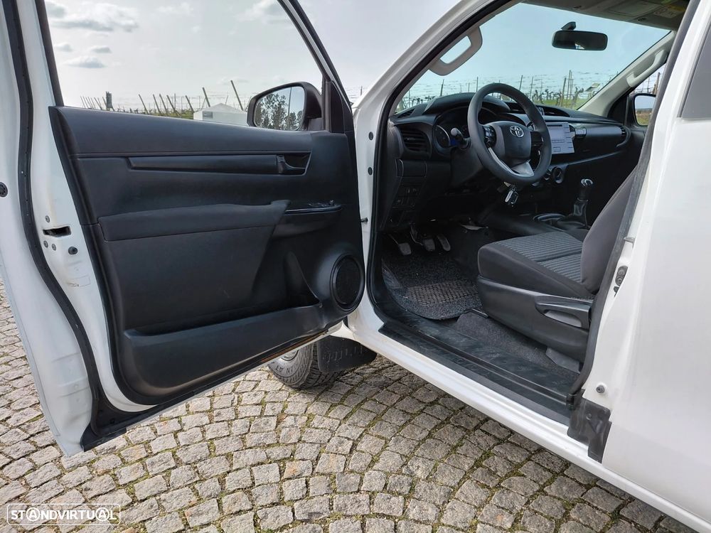 Toyota Hilux - 5