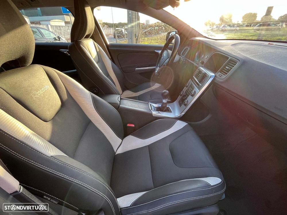Volvo V60 D2 Edition - 15