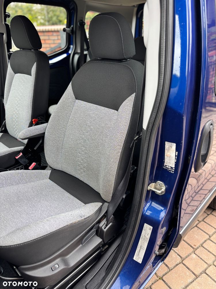 Fiat Qubo 1.4 8V Lounge - 21