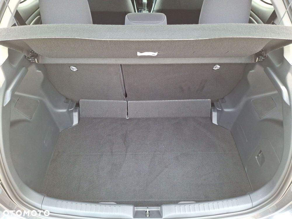 Toyota Yaris Hybrid 1.5 Style - 13