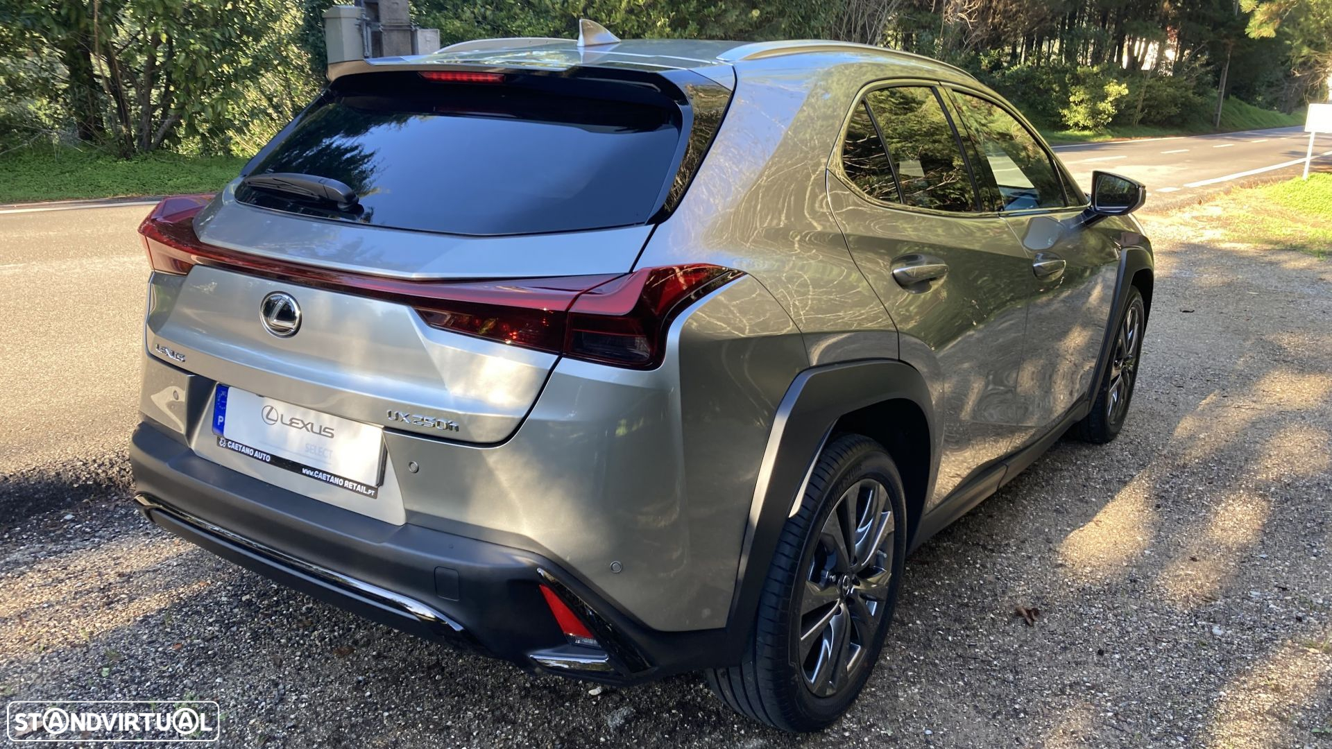 Lexus UX 250h Sport (Ecrã 12.3) - 6