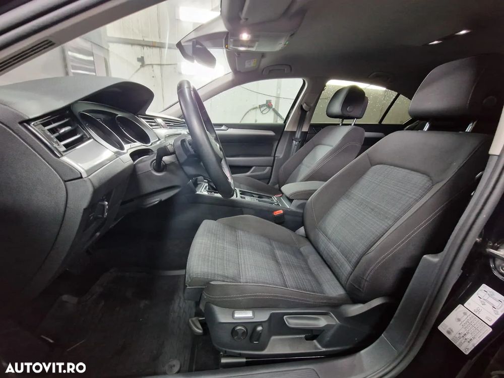 Volkswagen Passat 2.0 TDI DSG Comfortline - 9