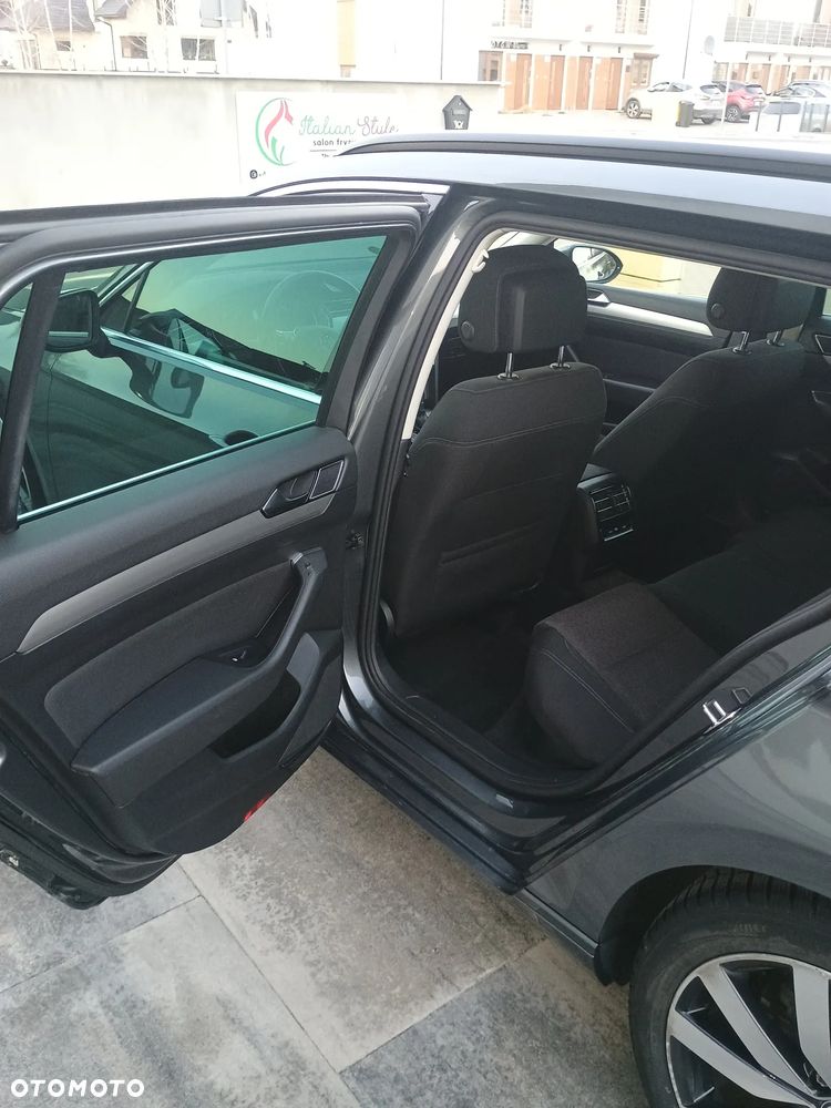 Volkswagen Passat 1.6 TDI SCR DSG Business - 8