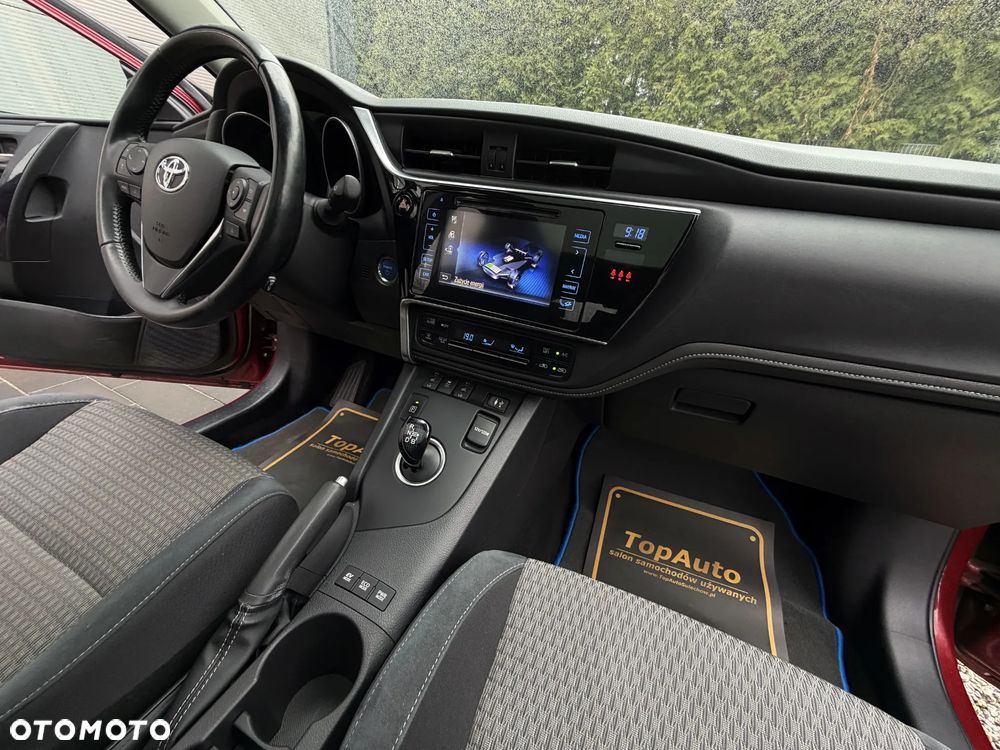 Toyota Auris Hybrid 135 Freestyle - 16
