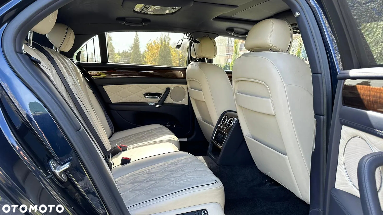 Bentley Flying Spur V8 - 14