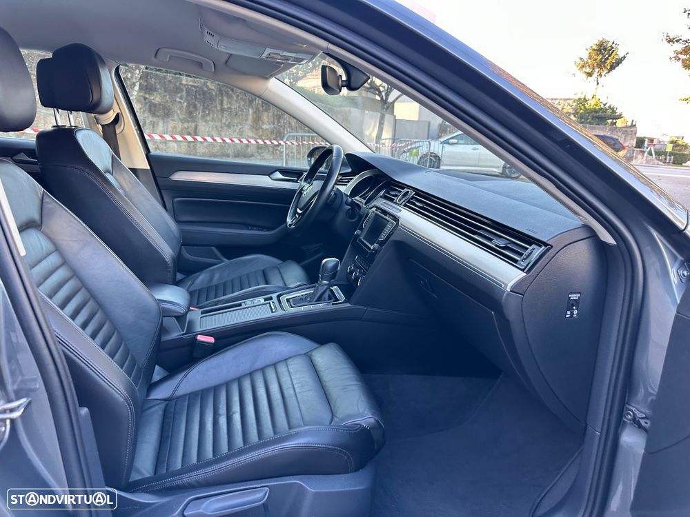 VW Passat Variant 2.0 TDi Highline DSG - 56