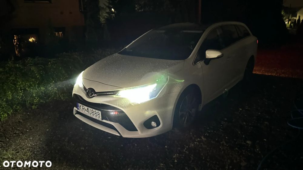 Toyota Avensis 2.0 D-4D Premium - 10