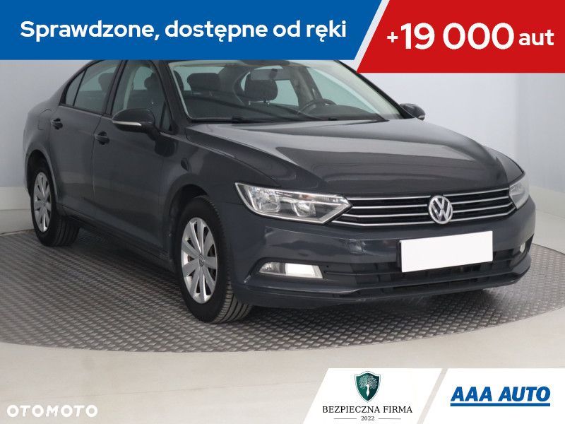 Volkswagen Passat - 2