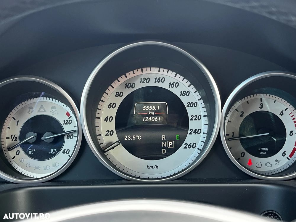 Mercedes-Benz E - 13