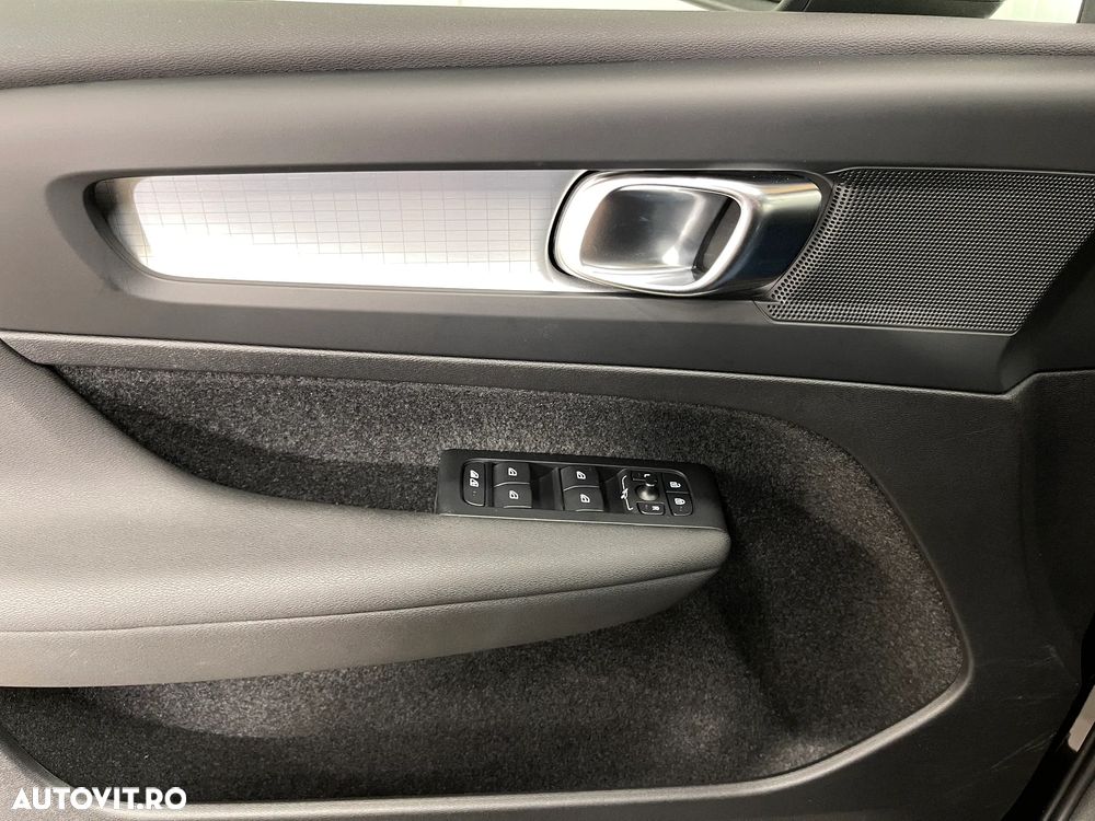 Volvo XC 40 T5 Twin Engine DKG Momentum Pro - 24