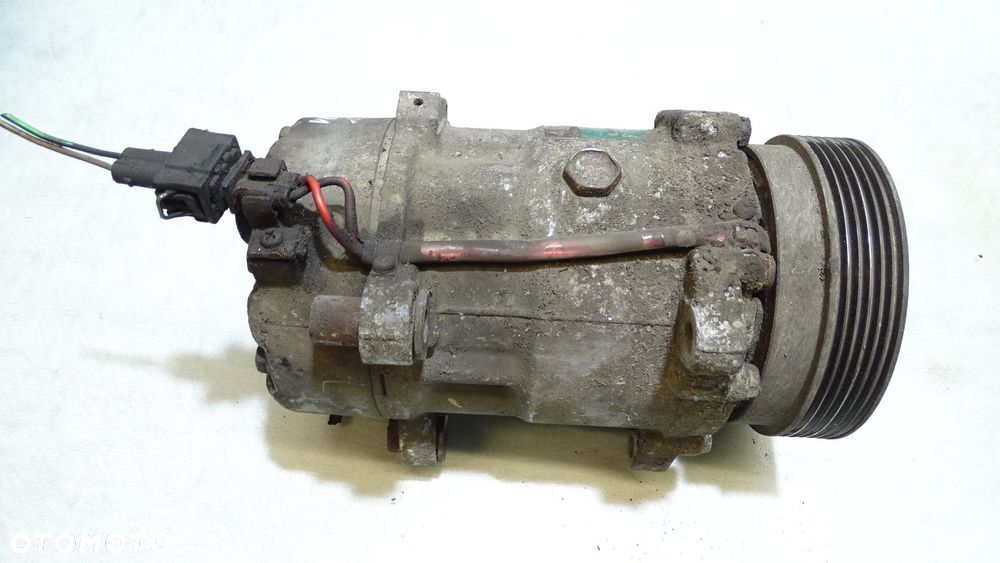 SPRĘŻARKA KLIMATYZACJI VOLKSWAGEN VENTO 1.9 - 6