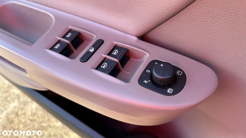 Volkswagen Passat 2.0 TDI DPF Highline DSG - 23