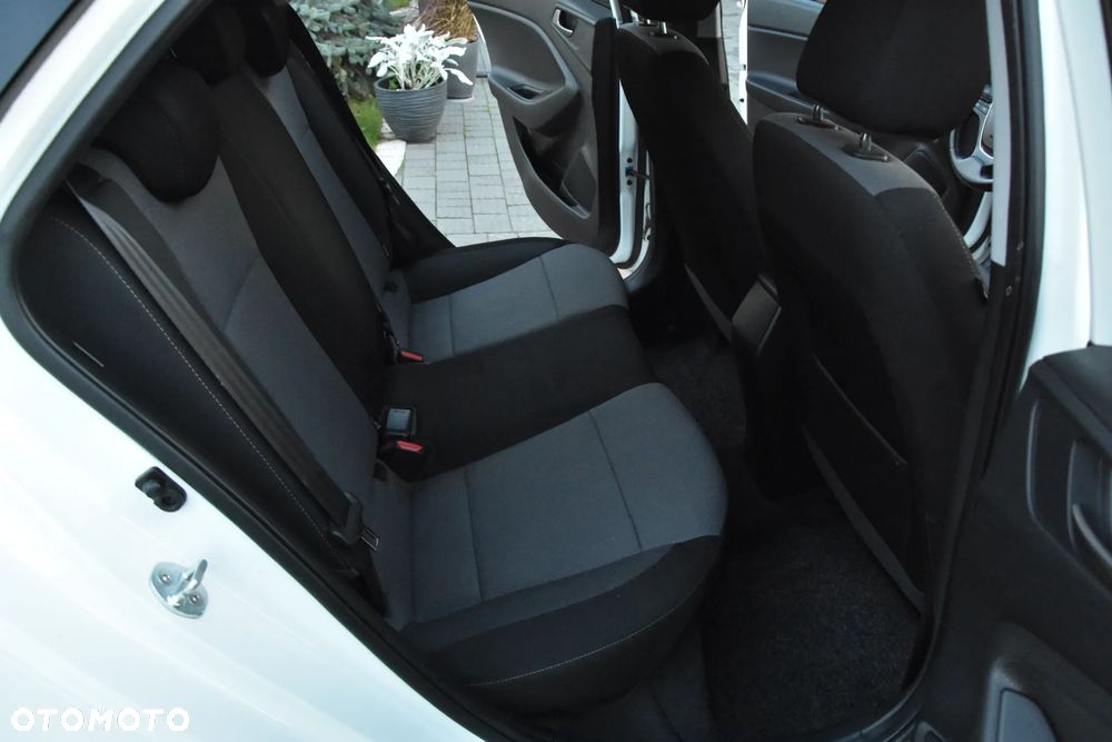 Hyundai i20 - 19