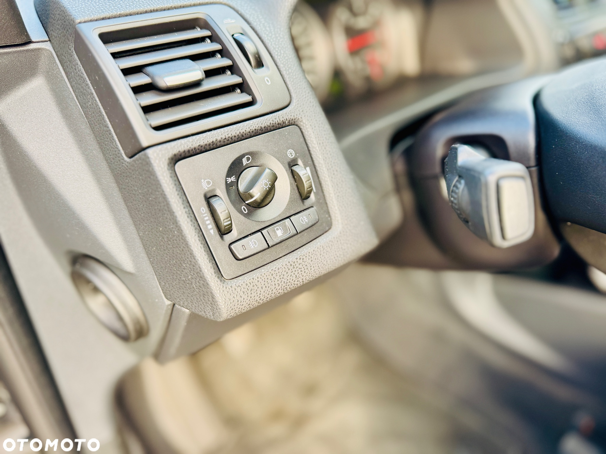 Volvo V50 1.6D DPF DRIVe - 12