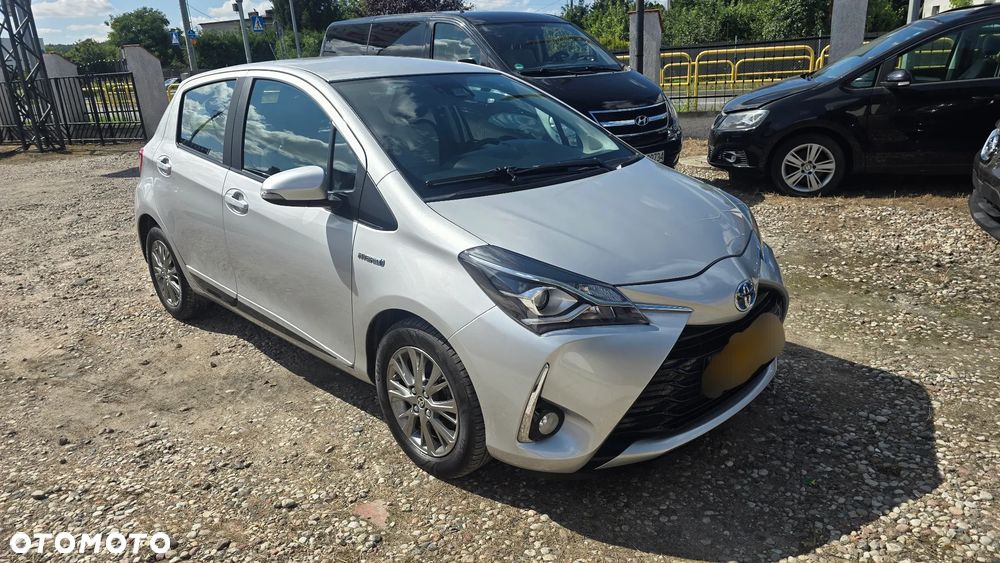 Toyota Yaris Hybrid 100 Sol - 1