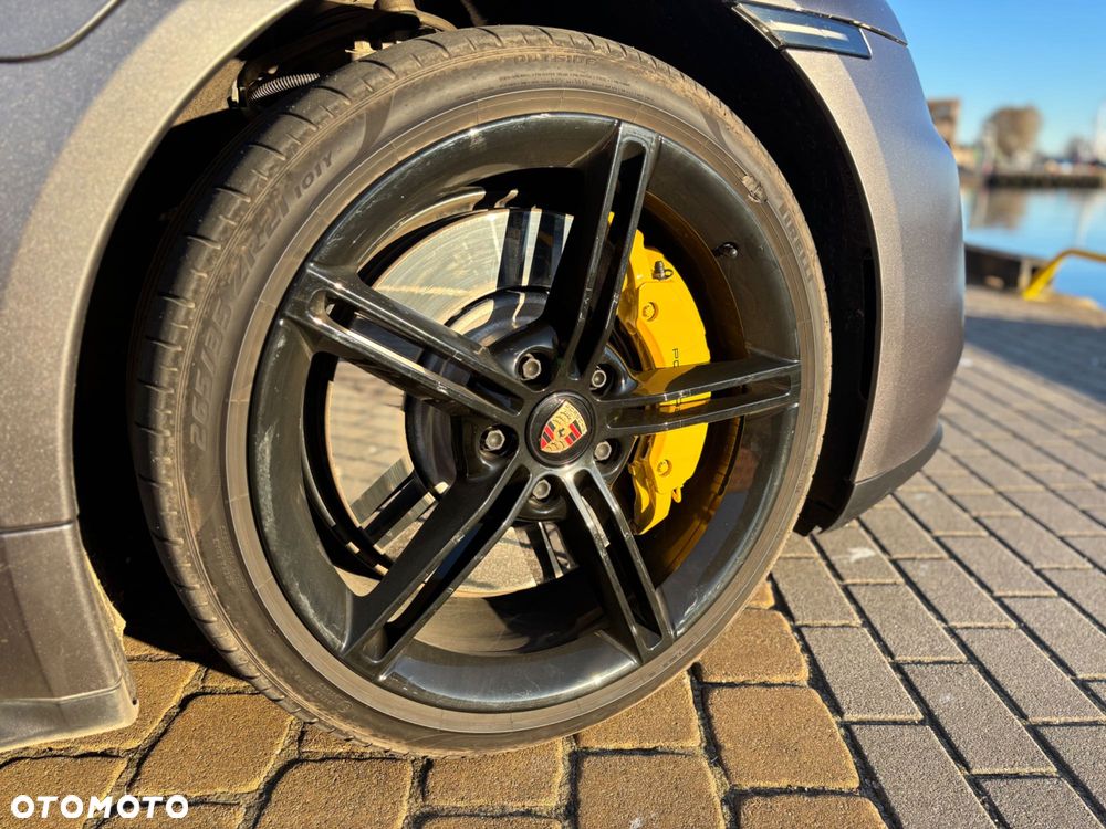 Porsche Taycan - 4