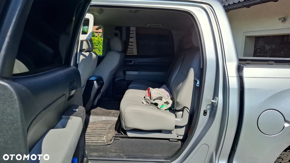 Toyota Tundra - 12
