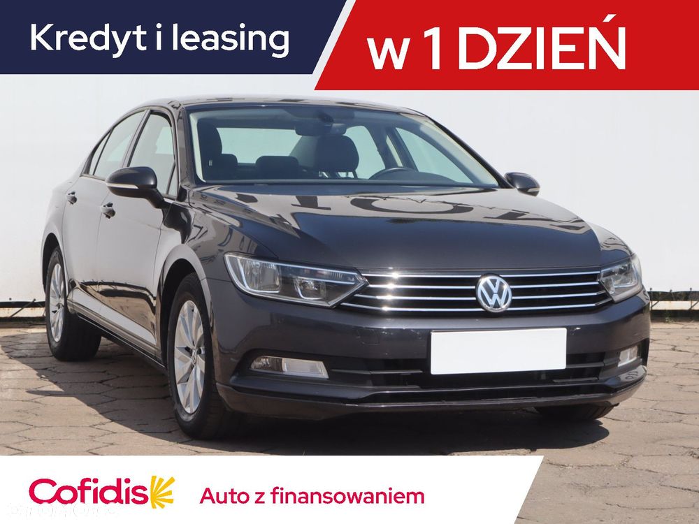 Volkswagen Passat - 2