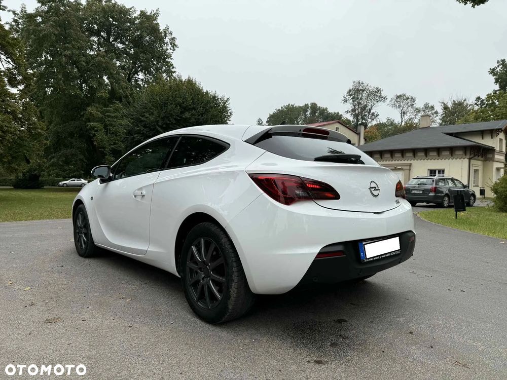 Opel Astra IV GTC 1.4 T Sport - 2