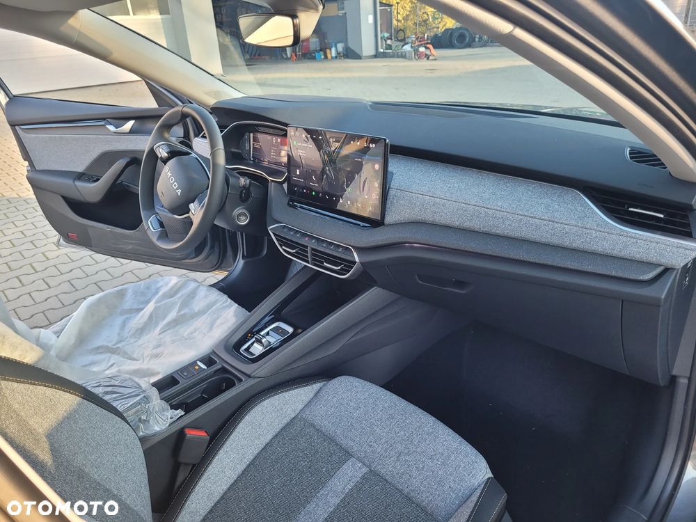 Skoda Octavia 1.5 TSI mHEV DSG Selection - 8